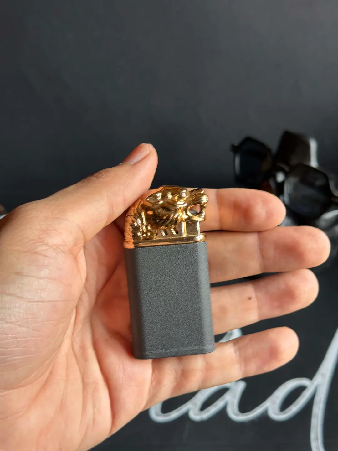 Tiger head lighter